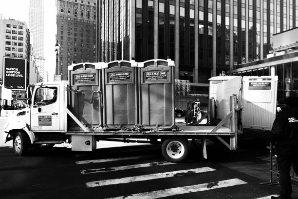 Best Construction site porta potty rental  in Woodburn, IN